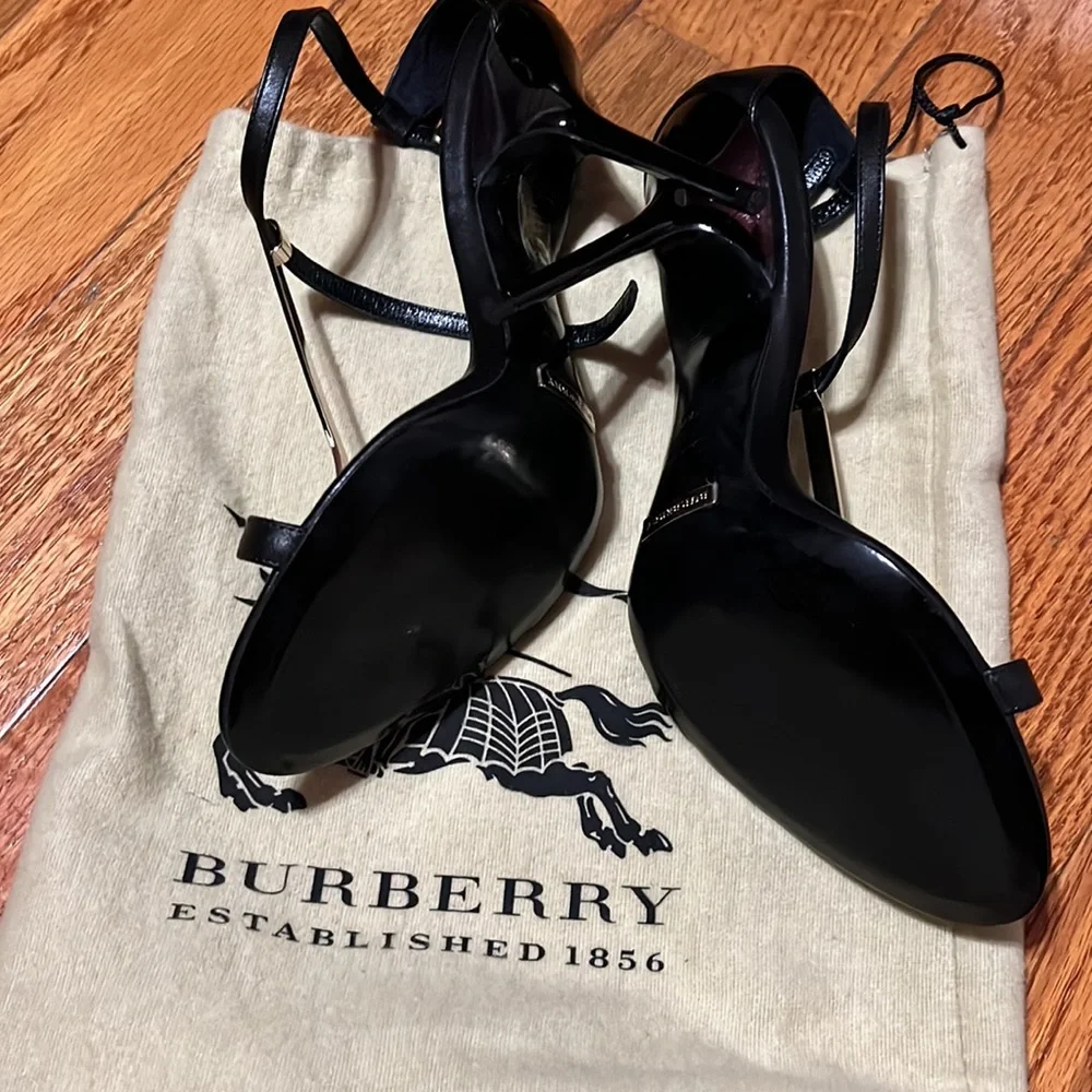 Burberry Sandals black and gold - Picture 3 of 3